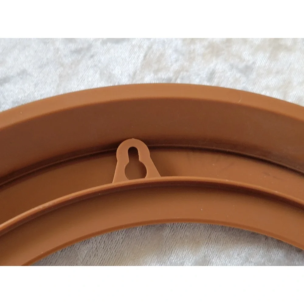 6 Van Hygan & Smythe Round faux wood Plastic Picture Plate Frames 11